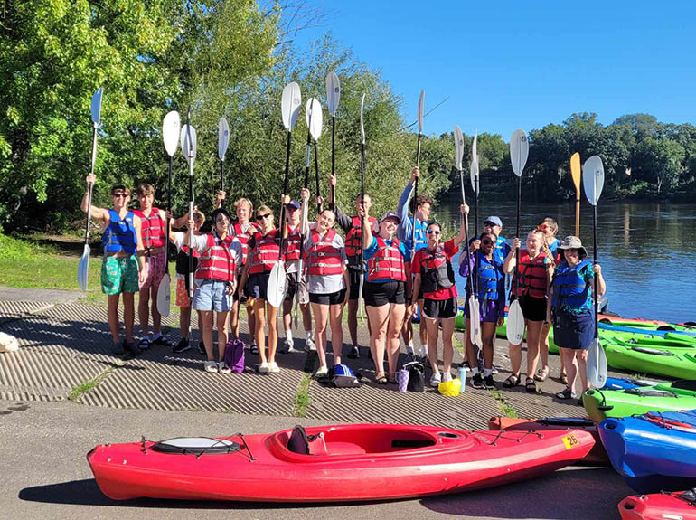Students in the Econ LCC on Kayaking Trip
